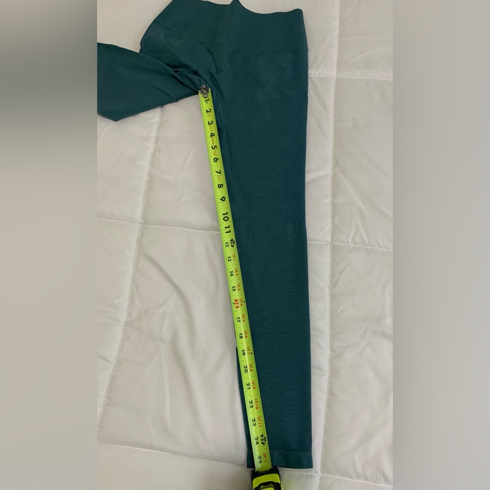 NEW Alphalete Amplify Leggings Size Medium in the colour Ocean - Picture 2 of 6